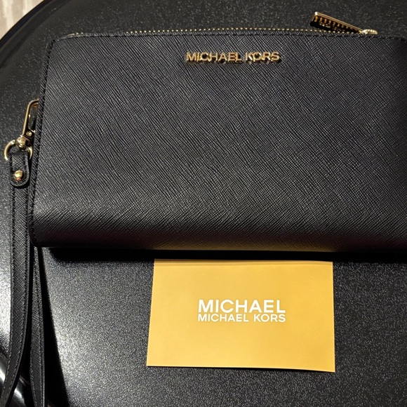 Michael Kors Accessories - Michael Kors Black Wallet  Gold Accents Jet Set Travel Lg Double Zip Wristlet